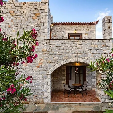 Mani Seastone Luxury Villas - Escape By The Pool 빌라 *