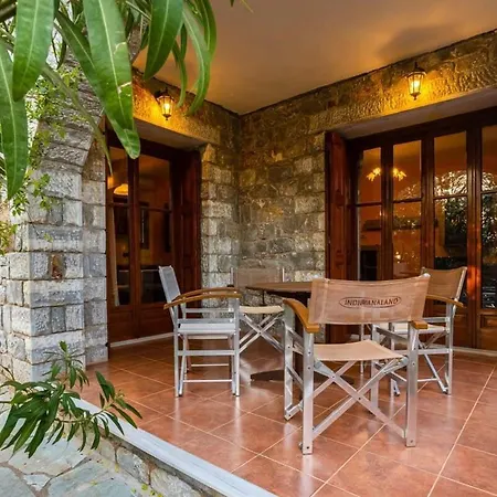 Mani Seastone Luxury Villas - Escape By The Pool 빌라 Kotronion (West Mani)