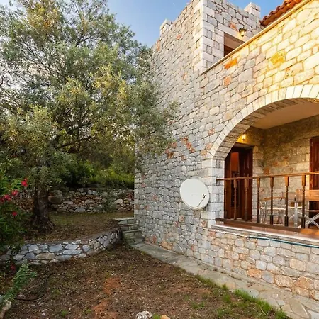 Mani Seastone Luxury Villas - Escape By The Pool 빌라 *